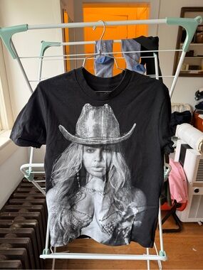 Beyonce Renaissance Tour  Tee - Women's Size Small